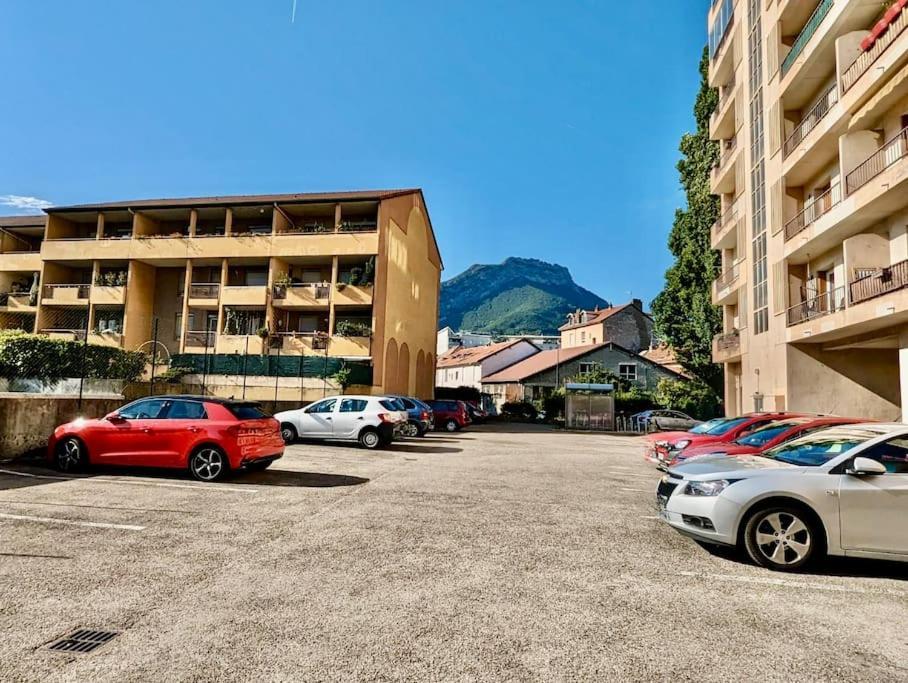 Magnifique T2 Refait A Neuf - Calme & Tout Equipe Avec Parking Grenoble Eksteriør bilde