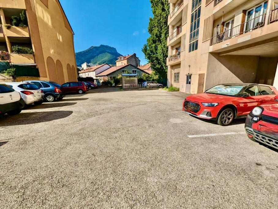 Magnifique T2 Refait A Neuf - Calme & Tout Equipe Avec Parking Grenoble Eksteriør bilde